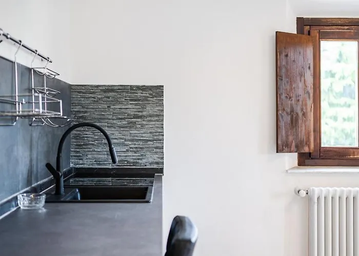 Couette-café Maserati House - H24 3*