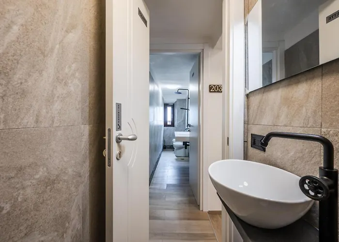 Maserati House - H24 Couette-café