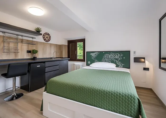 Couette-café Maserati House - H24 3*